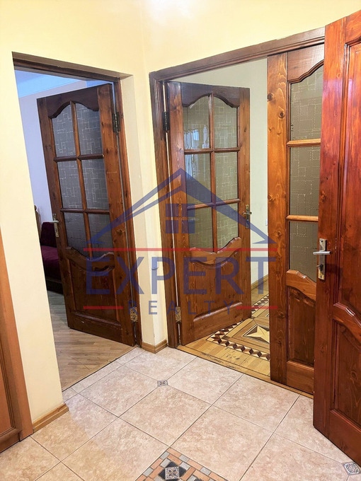 ԿԵՆՏՐՈՆ, ԶԱՔՅԱՆ ՓՈՂՈՑ, 3 ՍԵՆՅԱԿ