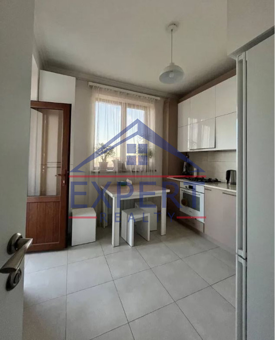 ՔԱՆԱՔԵՌ ԶԵՅԹՈՒՆ ՊԱՐՈՒՅՐ ՍԵՎԱԿ, 2 ՍԵՆՅԱԿ