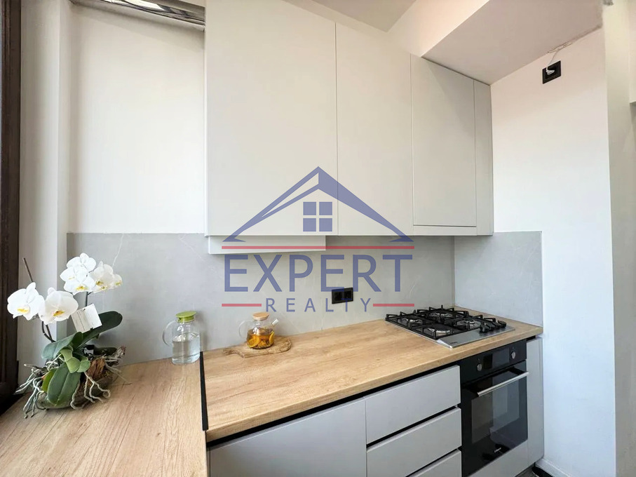 ԱՎԱՆ, ՄԱՐՇԱԼ ԲԱԲԱՋԱՆՅԱՆ ՓՈՂՈՑ, 3 ՍԵՆՅԱԿ