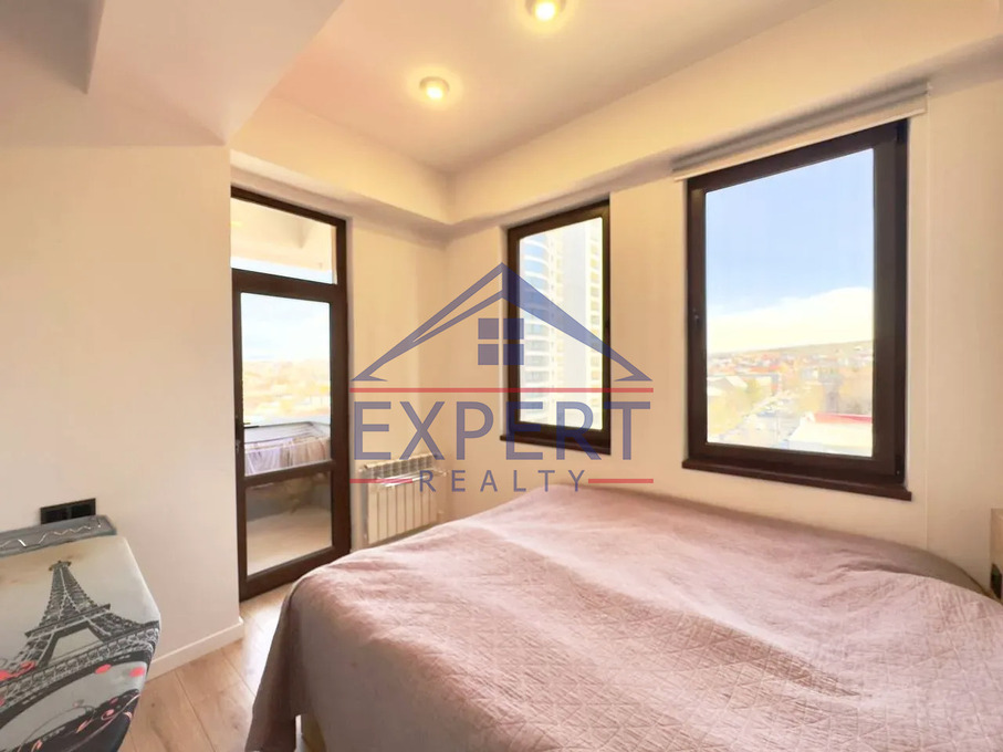 ԱՎԱՆ, ՄԱՐՇԱԼ ԲԱԲԱՋԱՆՅԱՆ ՓՈՂՈՑ, 3 ՍԵՆՅԱԿ