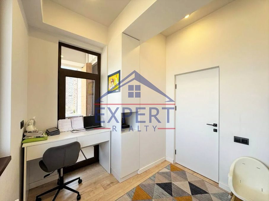 ԱՎԱՆ, ՄԱՐՇԱԼ ԲԱԲԱՋԱՆՅԱՆ ՓՈՂՈՑ, 3 ՍԵՆՅԱԿ