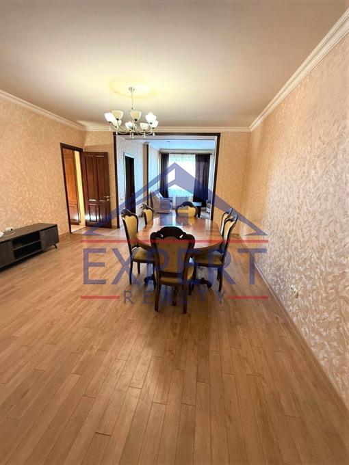 ԿԵՆՏՐՈՆ, ԽՈՐԵՆԱՑՈՒ ՓՈՂՈՑ, 3 ՍԵՆՅԱԿ