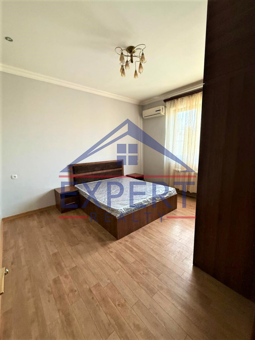 ԿԵՆՏՐՈՆ, ԽՈՐԵՆԱՑՈՒ ՓՈՂՈՑ, 3 ՍԵՆՅԱԿ