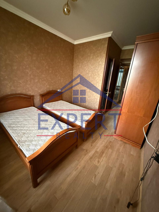 ԿԵՆՏՐՈՆ, ԽՈՐԵՆԱՑՈՒ ՓՈՂՈՑ, 3 ՍԵՆՅԱԿ