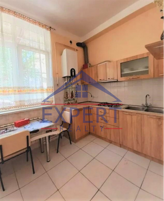 ԿԵՆՏՐՈՆ  ԲՐՈՒՍՈՎ  ՓՈՂՈՑ 4 ՍԵՆՅԱԿ