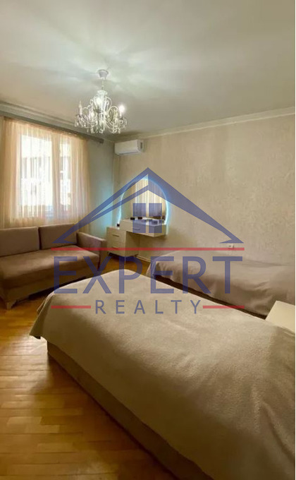 ԱՐԱԲԿԻՐ, ԿՈՄԻՏԱՍԻ ՊՈՂՈՏԱ, 4 ՍԵՆՅԱԿ