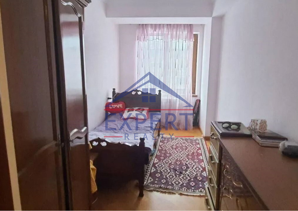 ԱՐԱԲԿԻՐ, ԿՈՄԻՏԱՍԻ ՊՈՂՈՏԱ, 3 ՍԵՆՅԱԿ