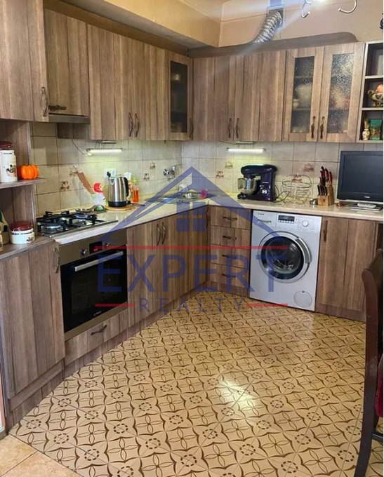 ԱՐԱԲԿԻՐ, ԿՈՄԻՏԱՍԻ ՊՈՂՈՏԱ, 3 ՍԵՆՅԱԿ