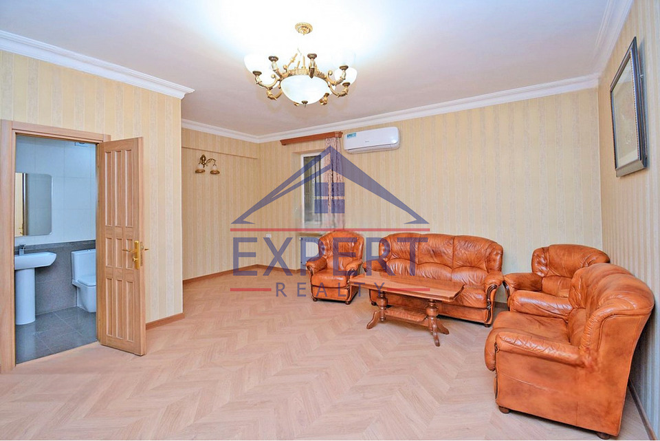 ԿԵՆՏՐՈՆ, ՉԱՅԿՈՎՍԿՈՒ ՓՈՂՈՑ, 4 ՍԵՆՅԱԿ