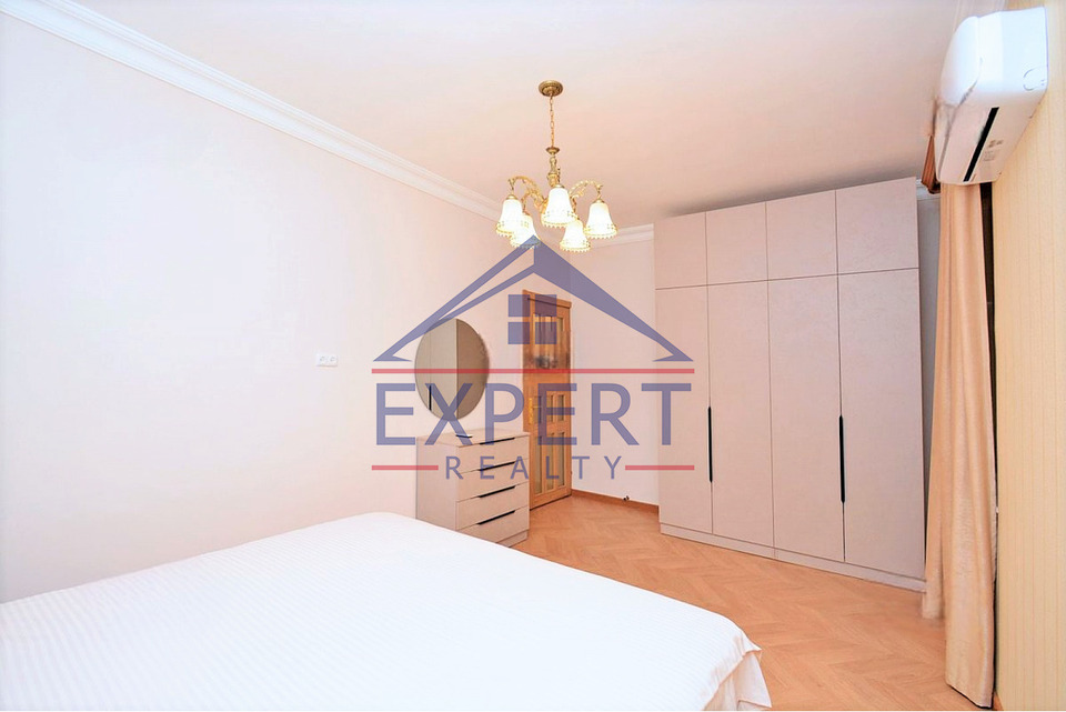 ԿԵՆՏՐՈՆ, ՉԱՅԿՈՎՍԿՈՒ ՓՈՂՈՑ, 4 ՍԵՆՅԱԿ