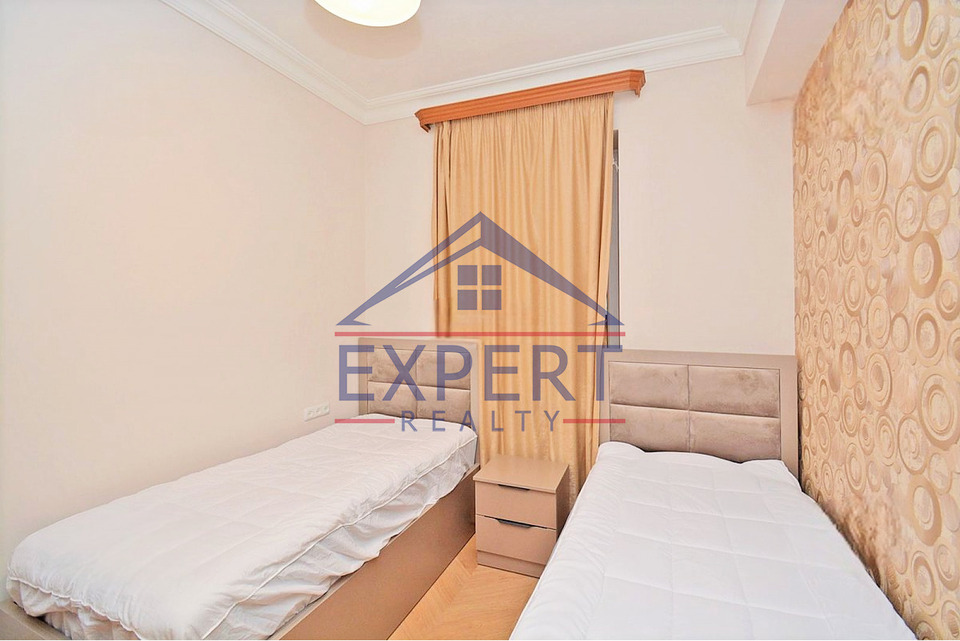 ԿԵՆՏՐՈՆ, ՉԱՅԿՈՎՍԿՈՒ ՓՈՂՈՑ, 4 ՍԵՆՅԱԿ