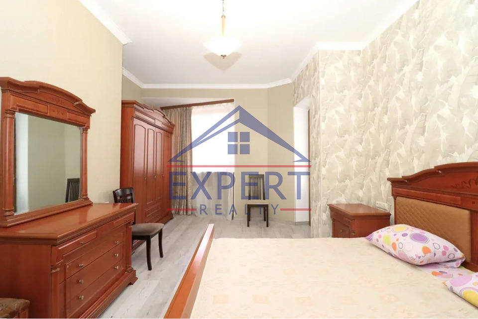 ԿԵՆՏՐՈՆ, ԵԿՄԱԼՅԱՆ ՓՈՂՈՑ, 3 ՍԵՆՅԱԿ