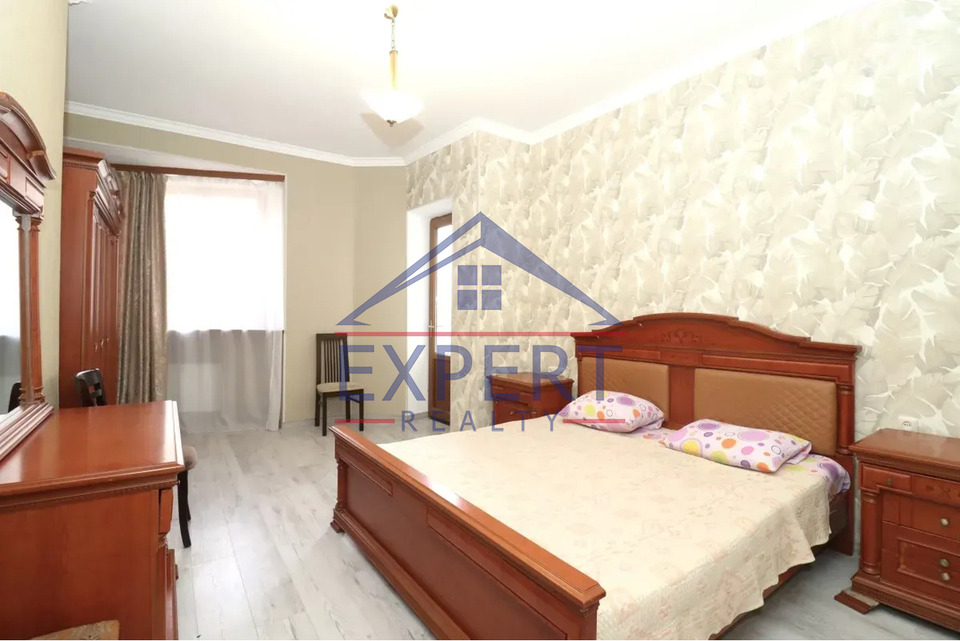 ԿԵՆՏՐՈՆ, ԵԿՄԱԼՅԱՆ ՓՈՂՈՑ, 3 ՍԵՆՅԱԿ