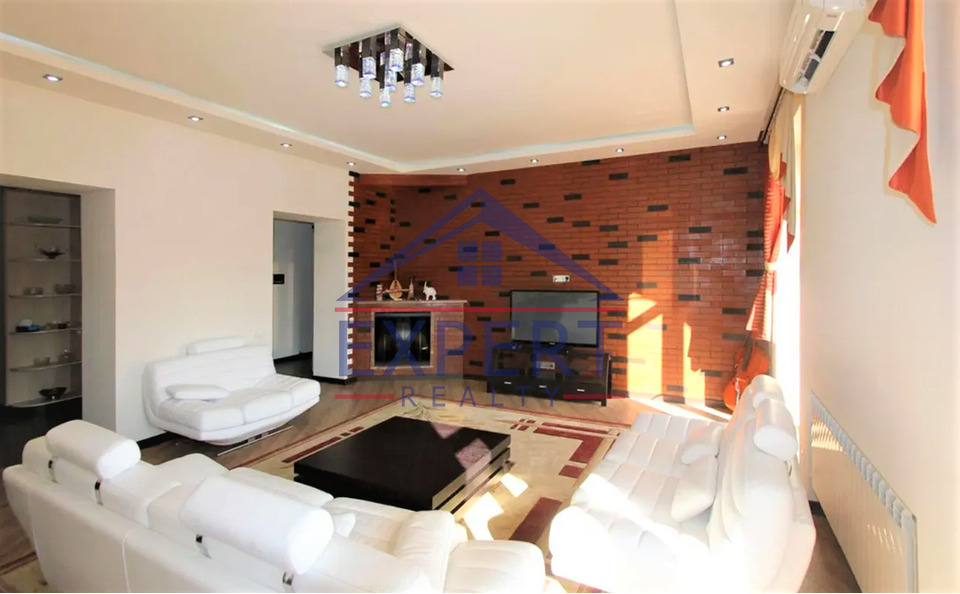 ԿԵՆՏՐՈՆ, ՄԱՇՏՈՑԻ ՊՈՂՈՏԱ, 3 ՍԵՆՅԱԿ