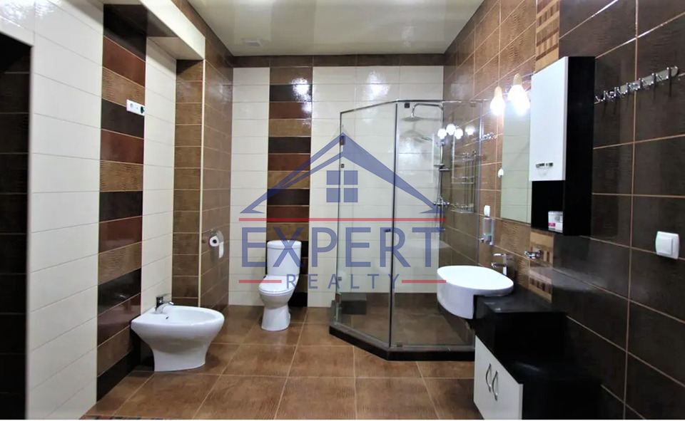 ԿԵՆՏՐՈՆ, ՄԱՇՏՈՑԻ ՊՈՂՈՏԱ, 3 ՍԵՆՅԱԿ