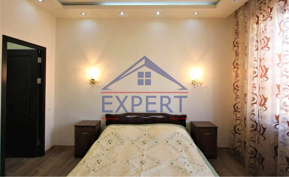 ԿԵՆՏՐՈՆ, ՄԱՇՏՈՑԻ ՊՈՂՈՏԱ, 3 ՍԵՆՅԱԿ