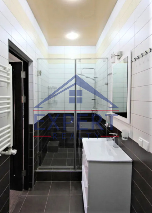 ԿԵՆՏՐՈՆ, ՄԱՇՏՈՑԻ ՊՈՂՈՏԱ, 3 ՍԵՆՅԱԿ