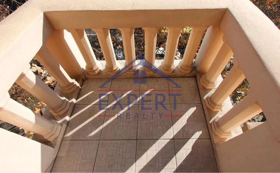 ԿԵՆՏՐՈՆ, ՄԱՇՏՈՑԻ ՊՈՂՈՏԱ, 3 ՍԵՆՅԱԿ