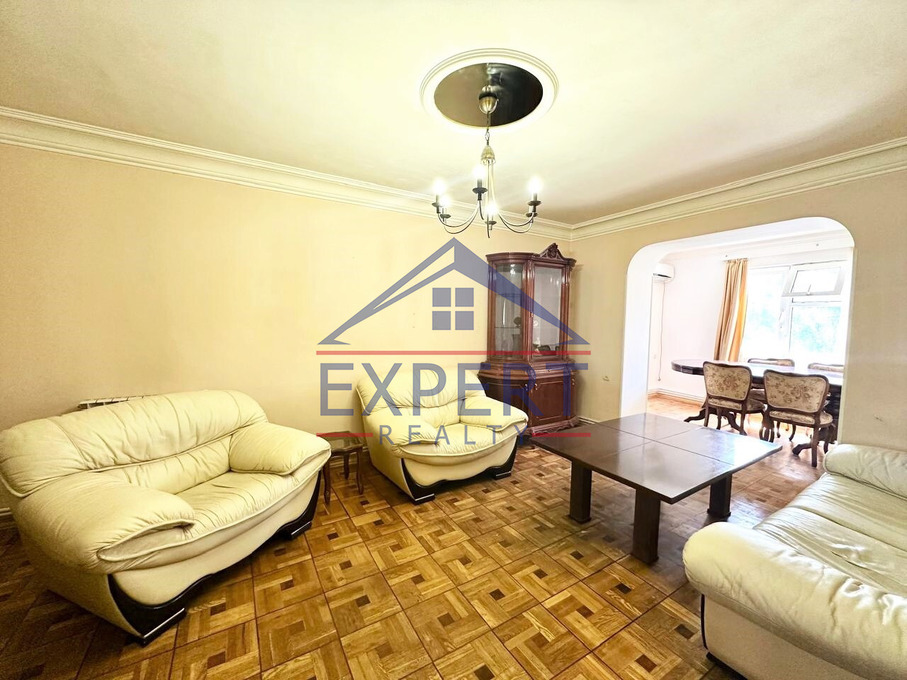 ԿԵՆՏՐՈՆ, ՏՊԱԳՐԻՉՆԵՐԻ ՓՈՂՈՑ, 3 ՍԵՆՅԱԿ