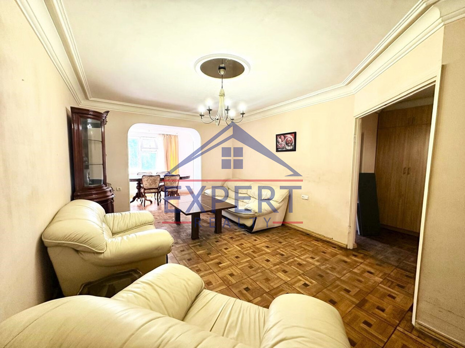 ԿԵՆՏՐՈՆ, ՏՊԱԳՐԻՉՆԵՐԻ ՓՈՂՈՑ, 3 ՍԵՆՅԱԿ