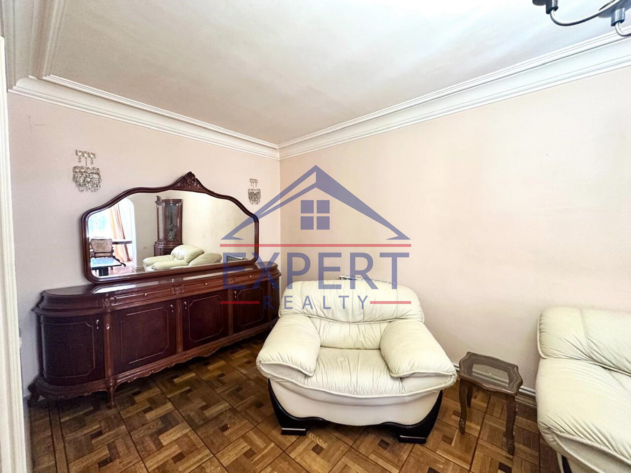 ԿԵՆՏՐՈՆ, ՏՊԱԳՐԻՉՆԵՐԻ ՓՈՂՈՑ, 3 ՍԵՆՅԱԿ