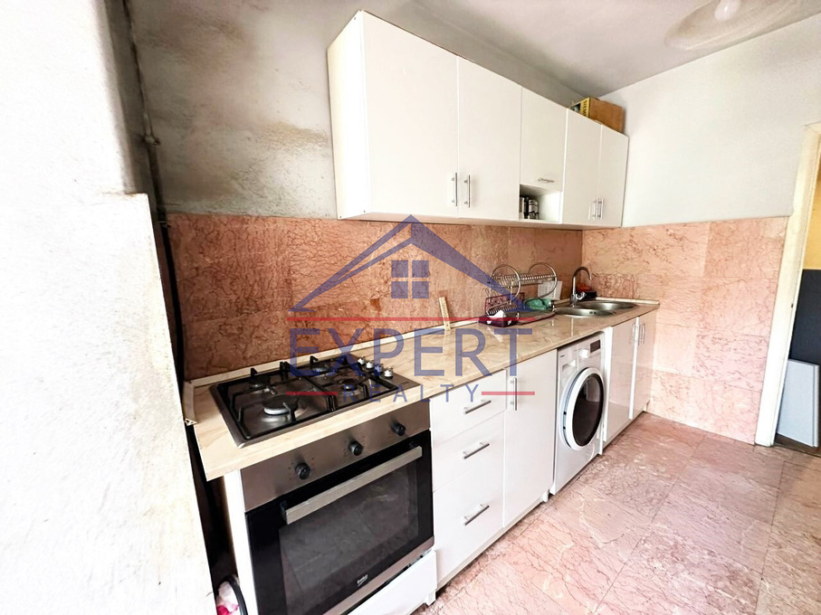 ԿԵՆՏՐՈՆ, ՏՊԱԳՐԻՉՆԵՐԻ ՓՈՂՈՑ, 3 ՍԵՆՅԱԿ