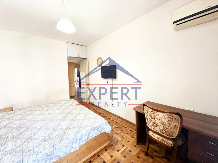 ԿԵՆՏՐՈՆ, ՏՊԱԳՐԻՉՆԵՐԻ ՓՈՂՈՑ, 3 ՍԵՆՅԱԿ