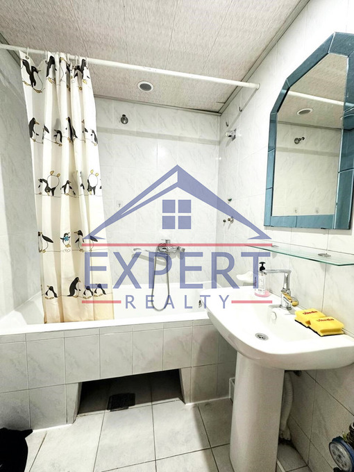 ԿԵՆՏՐՈՆ, ՏՊԱԳՐԻՉՆԵՐԻ ՓՈՂՈՑ, 3 ՍԵՆՅԱԿ