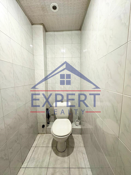 ԿԵՆՏՐՈՆ, ՏՊԱԳՐԻՉՆԵՐԻ ՓՈՂՈՑ, 3 ՍԵՆՅԱԿ