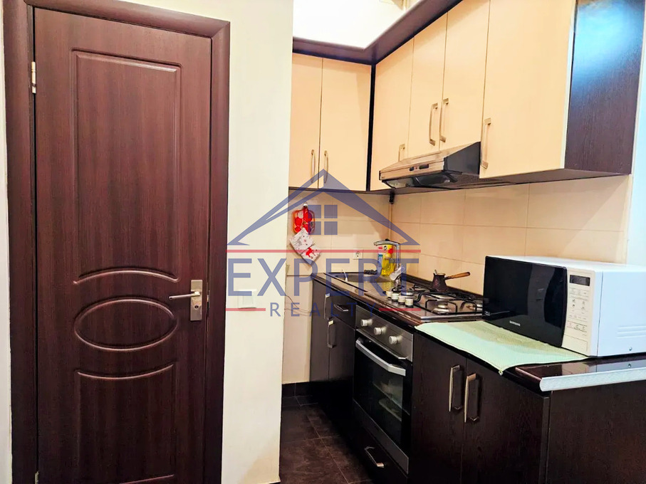 ԿԵՆՏՐՈՆ, ՊՈՒՇԿԻՆԻ ՓՈՂՈՑ, 3 ՍԵՆՅԱԿ