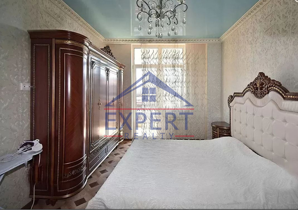 ԿԵՆՏՐՈՆ, ՌՈՍՏՈՄԻ ՓՈՂՈՑ, 4 ՍԵՆՅԱԿ