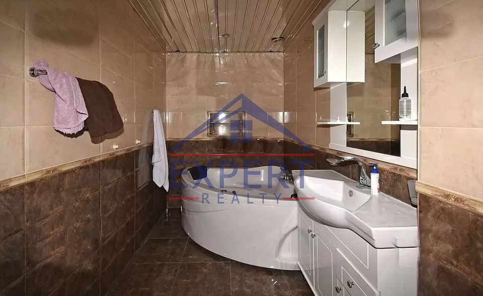 ԿԵՆՏՐՈՆ, ՌՈՍՏՈՄԻ ՓՈՂՈՑ, 4 ՍԵՆՅԱԿ