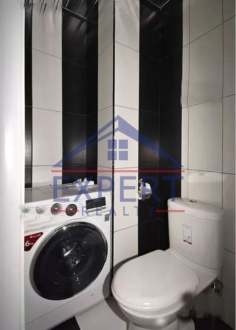 ԿԵՆՏՐՈՆ, ՌՈՍՏՈՄԻ ՓՈՂՈՑ, 4 ՍԵՆՅԱԿ