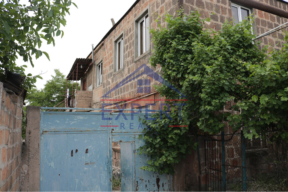 ՔԱՆԱՔԵՌ ԶԵՅԹՈՒՆ, ՔԱՆԱՔԵՌԻ 14-ՐԴ ՓՈՂՈՑ, 8 ՍԵՆՅԱԿ