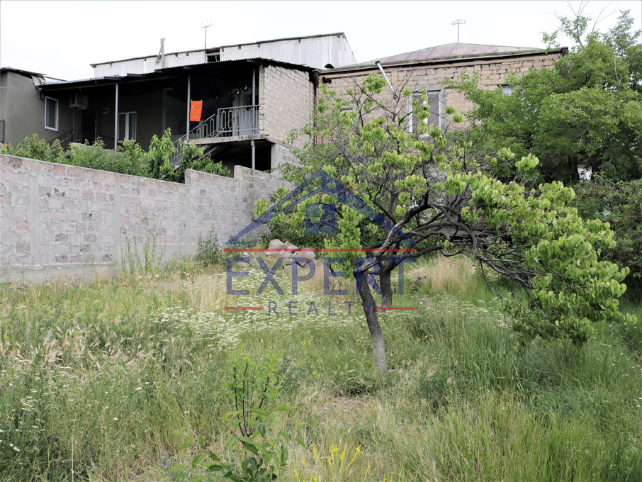 ՔԱՆԱՔԵՌ ԶԵՅԹՈՒՆ, ՔԱՆԱՔԵՌԻ 14-ՐԴ ՓՈՂՈՑ, 8 ՍԵՆՅԱԿ