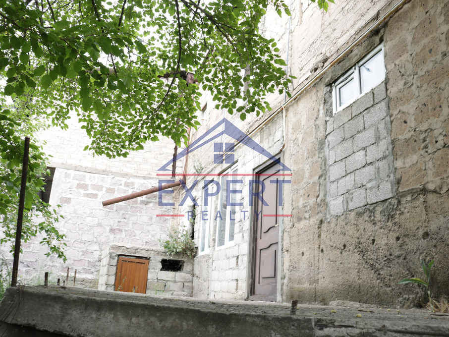 ՔԱՆԱՔԵՌ ԶԵՅԹՈՒՆ, ՔԱՆԱՔԵՌԻ 14-ՐԴ ՓՈՂՈՑ, 8 ՍԵՆՅԱԿ