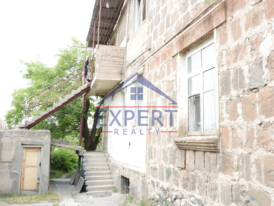 ՔԱՆԱՔԵՌ ԶԵՅԹՈՒՆ, ՔԱՆԱՔԵՌԻ 14-ՐԴ ՓՈՂՈՑ, 8 ՍԵՆՅԱԿ