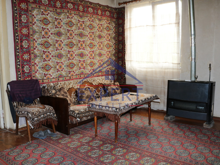 ՔԱՆԱՔԵՌ ԶԵՅԹՈՒՆ, ՔԱՆԱՔԵՌԻ 14-ՐԴ ՓՈՂՈՑ, 8 ՍԵՆՅԱԿ
