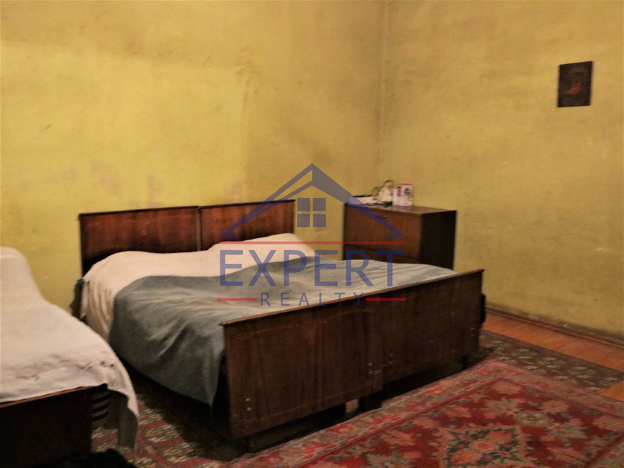 ՔԱՆԱՔԵՌ ԶԵՅԹՈՒՆ, ՔԱՆԱՔԵՌԻ 14-ՐԴ ՓՈՂՈՑ, 8 ՍԵՆՅԱԿ