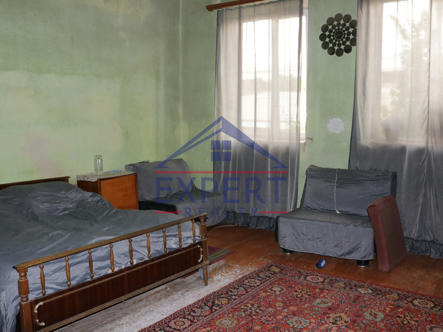 ՔԱՆԱՔԵՌ ԶԵՅԹՈՒՆ, ՔԱՆԱՔԵՌԻ 14-ՐԴ ՓՈՂՈՑ, 8 ՍԵՆՅԱԿ