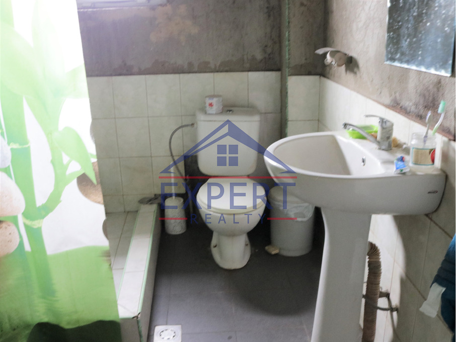 ՔԱՆԱՔԵՌ ԶԵՅԹՈՒՆ, ՔԱՆԱՔԵՌԻ 14-ՐԴ ՓՈՂՈՑ, 8 ՍԵՆՅԱԿ