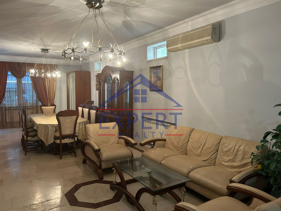 ԿԵՆՏՐՈՆ, ՊՈՒՇԿԻՆԻ ՓՈՂՈՑ, 3 ՍԵՆՅԱԿ