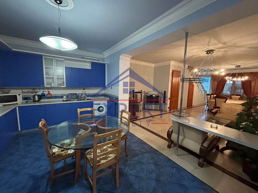 ԿԵՆՏՐՈՆ, ՊՈՒՇԿԻՆԻ ՓՈՂՈՑ, 3 ՍԵՆՅԱԿ