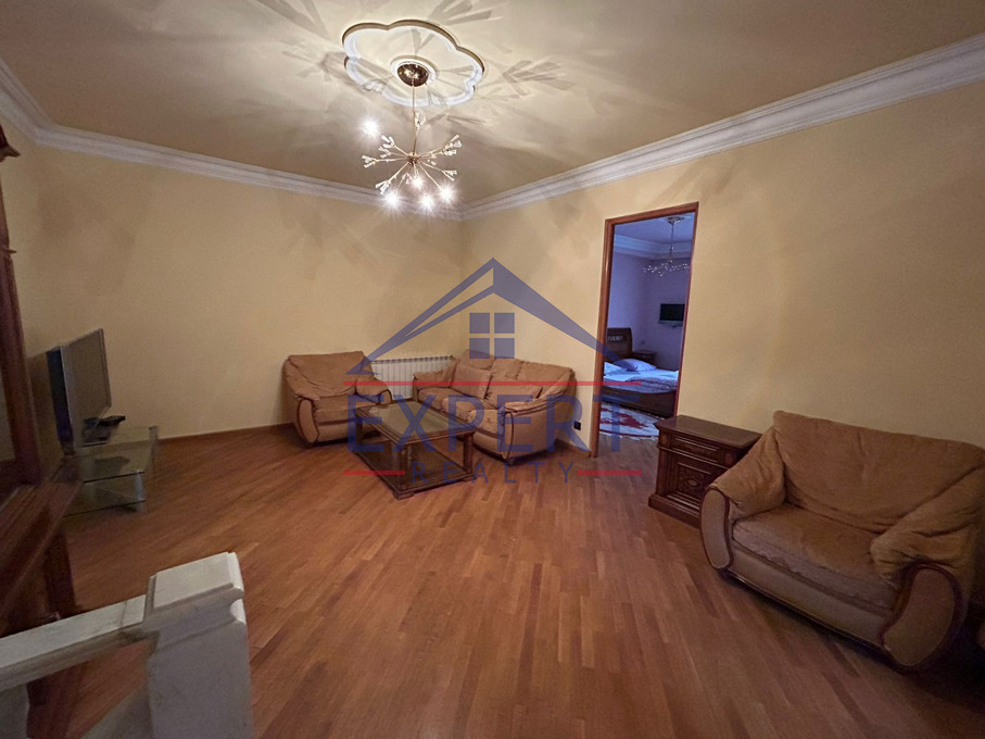 ԿԵՆՏՐՈՆ, ՊՈՒՇԿԻՆԻ ՓՈՂՈՑ, 3 ՍԵՆՅԱԿ