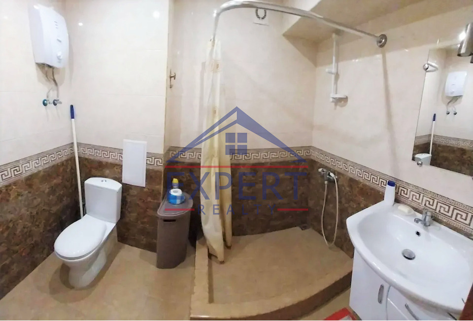 ԿԵՆՏՐՈՆ, ՆԱԼԲԱՆԴՅԱՆ ՓՈՂՈՑ, 3 ՍԵՆՅԱԿ