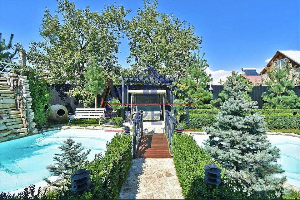 ՁՈՐԱՂԲՅՈՒՐ 4  ՍԵՆՅԱԿ