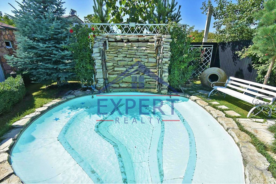 ՁՈՐԱՂԲՅՈՒՐ 4  ՍԵՆՅԱԿ