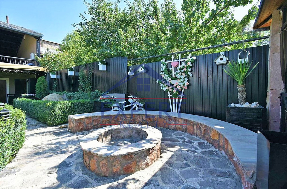 ՁՈՐԱՂԲՅՈՒՐ 4  ՍԵՆՅԱԿ