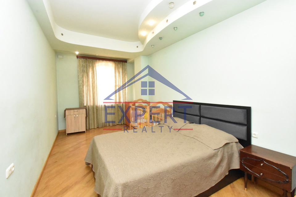 ԱՐԱԲԿԻՐ, ԱՎԵՏ ԱՎԵՏԻՍՅԱՆ ՓՈՂՈՑ, 4 ՍԵՆՅԱԿ