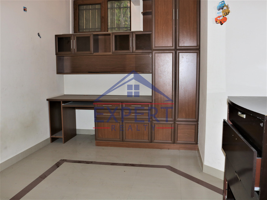 ԿԵՆՏՐՈՆ, ԲՐՅՈՒՍՈՎԻ ՓՈՂՈՑ, 210 ՔՄ